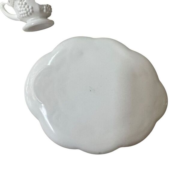 Indiana Colony Milk Glass Harvest Grapes Design Set of 4 Teacups and 2 Plates - Picture 8 of 12